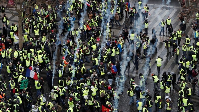 Протесты во Франции: 135 человек ранены, около тысячи задержанных (+видео)