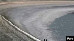 برخی از کارشناسان می گویند با ادامه روند موجود دریاچه ارومیه ظرف چند سال خشک می شود.