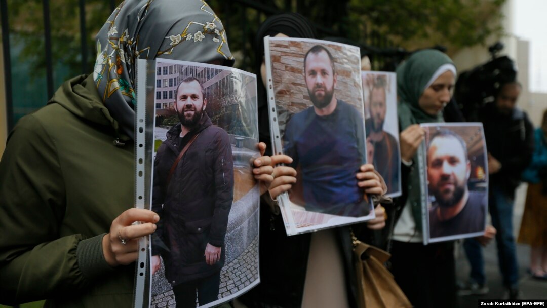 Митинг с портретами Зелимхана Хангошвили у посольства Германии в Тбилиси