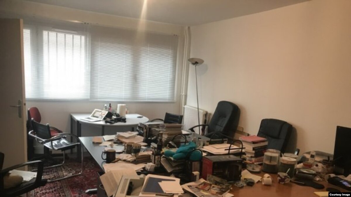 oi5.ru: В Париже неизвестные напали на армянский журнал В Париже неизвестные напали на армянский журнал