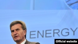 EU Energy Commissioner Guenther Oettinger: "It is decisive that we build direct connections to the sources in the Caspian basin over the next decade."