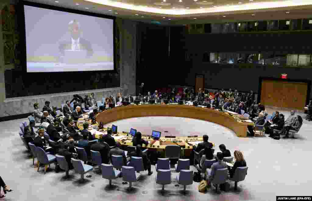 Тим часом у США в Нью-Йорку зібралася на засідання Рада безпеки ООН щодо питання загибелі людей на кордоні Смуги Гази та Ізраїлю