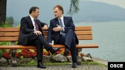 Premierul Vladimir Filat şi liderul transnistrean Evgheni Şevciuk la conferinţa din Rottach-Egern, Germania, 20 iunie 2012.