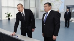 Prezident İlham Əliyev və  "Azərenerji" ASC-nin sədri Etibar Pirverdiyev əsaslı yenidənqurmadan sonra Mingəçevir Su Elektrik Stansiyasının açışında. 2017