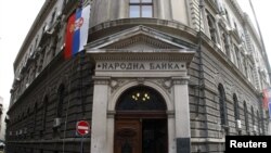 „Inflacija od 4,3 odsto manja je od međugodišnje inflacije u većini zemalja centralne i jugoistočne Evrope koje se nalaze u istom režimu monetarne politike“, navodi se u saopštenju Narodne banke Srbije