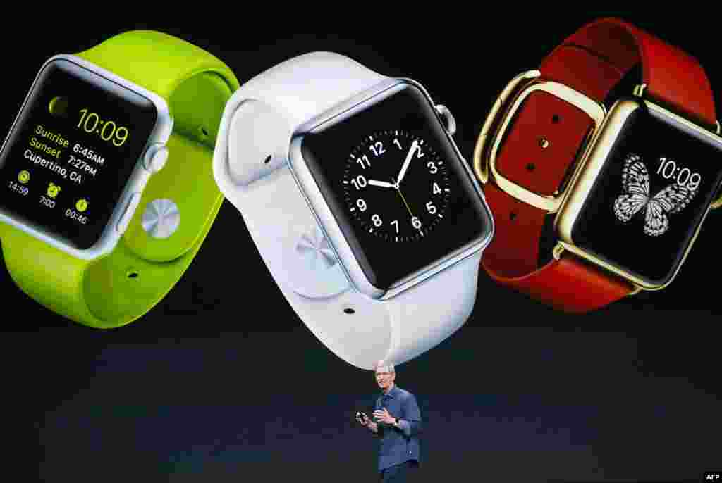 اپل بی جابز؛&zwnj; محصولات جدید شرکت اپل در حالی در سال ۲۰۱۴ رونمایی شدند که خبری از بنیان&zwnj;گذار افسانه&zwnj;ای آن،&zwnj; استیو جابز نبود. در این مراسم از گوشی&zwnj;های جدید آیفون و هم&zwnj;چنین ساعت هوشمند آن، &zwnj;رونمایی شد.