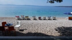 Mjere se ne odnose na bh. državljane koji imaju hrvatski pasoš, odnosno dvojno državljanstvo. Oni mogu nesmetano da prelaze granicu.