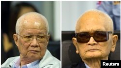 Khieu Samphan (majtas) dhe Nuon Chea