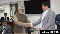 د دې پروژو پلې کېدو سره به ګڼو کسانو ته د کار زمینه برابره شي