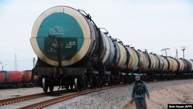 د افغانستان او ازبکستان ترمنځ د اوسپنې پټلۍ