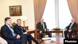 Глава МИД Армении Эдвард Налбандян принимает сопредседателей Минской группы ОБСЕ, Ереван, 6 октября 2017 г.