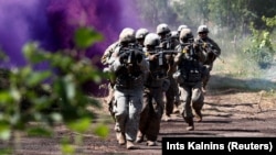 Солдаты США на учениях НАТО в Латвии