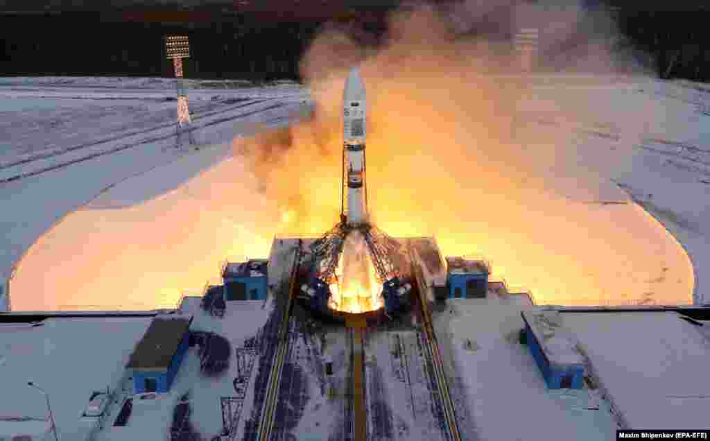 A Russian Soyuz 2.1b rocket carrying the Meteor M satellite and 18 other smaller satellites lifts off from the Vostochny Cosmodrome outside the city of Tsiolkovsky, in Russia&#39;s Amur region, on November 28. The mission failed, likely caused by the failure of the booster&#39;s final stage. (epa-EFE/Maxim Shipenkov)