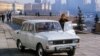 Легковой автомобиль «Москвич», 1975 год, СССР. Фото Валентина Мастюкова (фотохроника ТАСС)