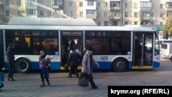В Севастополе частично восстановлено движение троллейбусов. 8 декабря 2015 года.