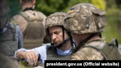 Зеленський під час поїздки до Луганської області, 27 травня 2019 року