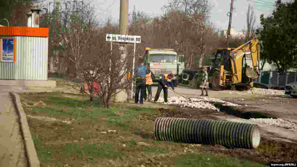 Відтак після кожного дощу люди тонуть у в&#39;язкому болоті