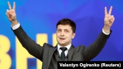 Володимир Зеленський під час дебатів на НСК «Олімпійський» у Києві. 19 квітня 2019 року