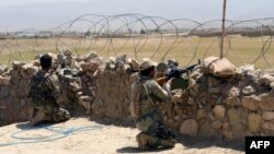 Afghan border police keep watch at the Spin Boldak crossing in southern Kandahar Province. (file photo)