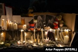 Свічки, запалені вірменами у пам’ять про загиблого 6-місячного хлопчика, Єреван, 19 січня 2015 року