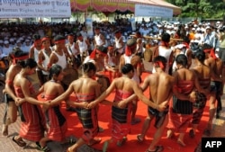 Камбоджа азаматтары адам құқықтары туралы халықаралық декларацияның қабылданғанына 61 жыл толуын тойлап жатыр. Пномпень, 10 желтоқсан 2009 жыл.