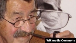 Scriitorul Günter Grass