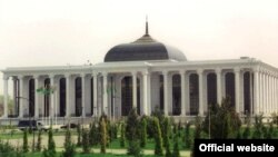 Mejlisiň binasy, Aşgabat (arhiw suraty) 