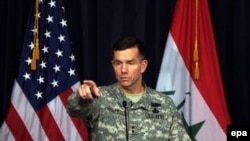 ژنرال ويليام کالدول سخنگوی نیروهای نظامی آمريکا می گوید ایرانیان بازداشتی مظنون به دست داشتن در قاچاق اسلحه به عراق هستند