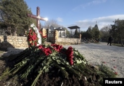 Место предполагаемого захоронения Януковича-младшего в Севастополе. 23 марта 2015