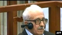 Tariq Aziz in court in April 2008