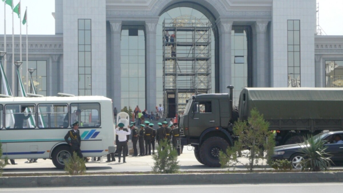 В Туркменистане погибли 18 военнослужащих, их тела доставили из граничащего  с Афганистаном района