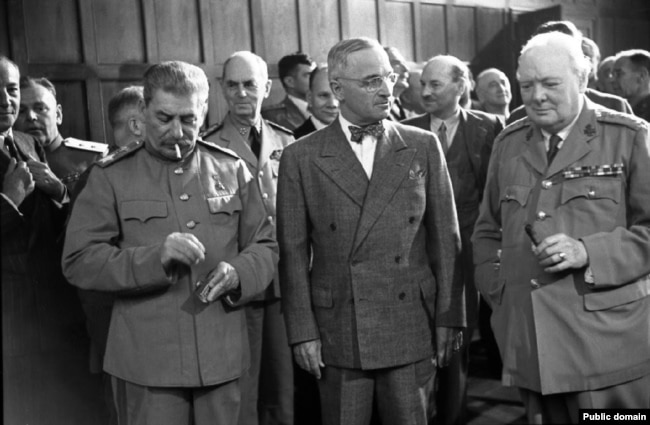 Сталин, Трумэн и Черчилль на Потсдамской конференции, июль 1945 года