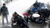 Полиция применила водометы для разгона противников партии "Альтернатива для Германии", Ганновер, 2 декабря 2017 года