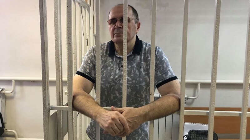 В Чечне продолжается допрос правозащитника Оюба Титиева