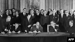 Potpisivanje Jelisejskog sporazuma, 22. januara 1963.