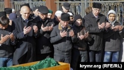 Похороны Решата Аметова в Симферополе. 18 марта 2014 года