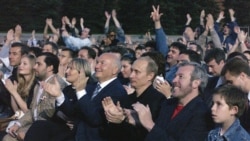 Юрий Лужков и Владимир Путин на концерте Пола Маккартни