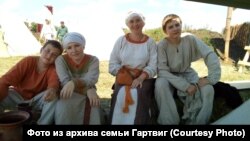 Белла Гартвиг с семьей на фестивале исторической реконструкции "Русь, XIII век"