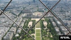 Вид Парижа с Эйфелевой башни