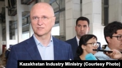 Роман Скляр в бытность министром индустрии и инфраструктурного развития Казахстана