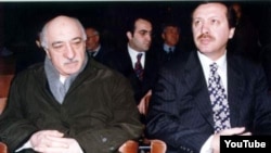 Фетхуллах Гюлен (слева) и Реджеп Эрдоган.