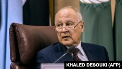 ابوالغیط در این تصویر از سال ۲۰۱۷ در دیدار وزرای خارجه اتحادیه عرب در قاهره؛ او می‌گوید همه‌چیزی در مورد حمله به نفت‌کش‌ها در دریای عمان «دیر یا زود روشن خواهد شد»