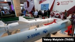 Rachete cruise ruse la un stand de expoziție în 2016 