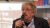 Соломон Шульман, писатель, драматург, режиссер, путешественник – на книжной ярмарке в Москве 9 сентября 2011