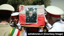 تشییع جنازه غلامرضا شیرانی، ۲۰ شهریور در اصفهان برگزار شد و فرمانده کل و فرمانده نیروی دریایی ارتش ایران در آن حاضر بودند.