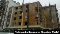 Снос аварийного нерасселенного дома в Новосибирске по ул. Урицкого, 17