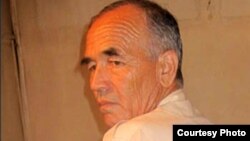 Азимжан Аскаров.