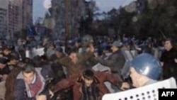 Müxalifət tərəfdarları ilə polis arasında qarşıdurma, Bakı, 26 noyabr, 2005