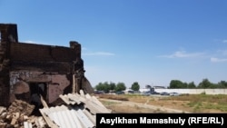 Один из домов, разрушенных в результате взрывов боеприпасов на военном складе. Арысь, Туркестанская область, 29 июня 2020 года.
