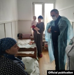 Дагестанский министр здравоохранения Джамалудин Гаджиибрагимов в кизлярской больнице
